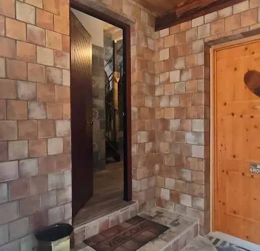 Aquila D'oro Guest house 4*